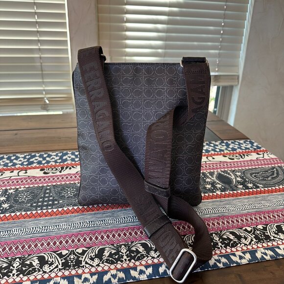 Salvatore Ferragamo Crossbody Messenger, Coated Canvas, Grey and Brown, EUC - Picture 4 of 11